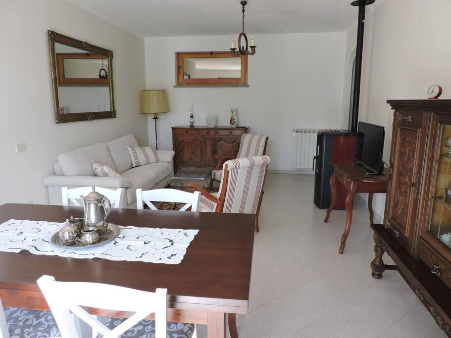 Casa Vacanze La Cicala Pontremoli Esterno foto