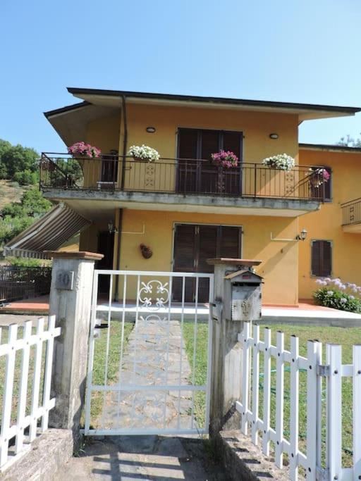 Casa Vacanze La Cicala Pontremoli Esterno foto